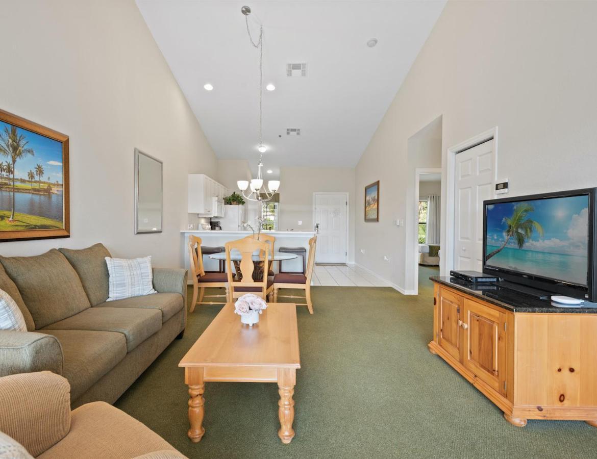 Lely Greenlinks Top Floor - On Golf Course, Minutes From Beaches, Downtown! Нейплс Экстерьер фото
